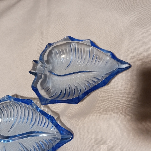 Light Blue Glass Leaf tray set - Picture 5 of 11